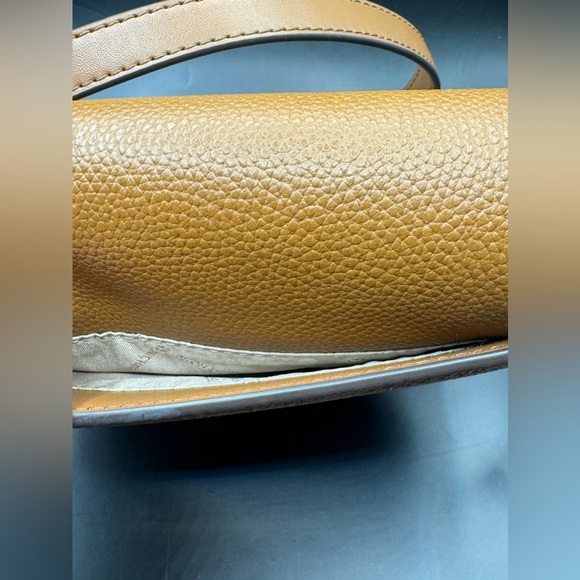 NWOT- Michael Kors Small Crossbody Bag with dust bag - Picture 6 of 12